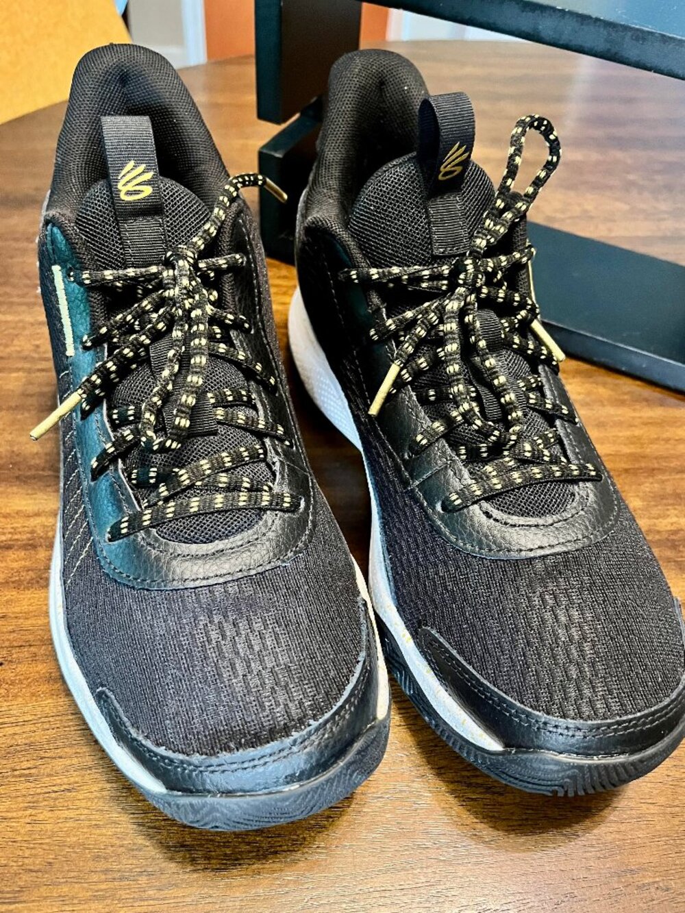 NEW! Under Armour Curry Unisex Black Gold Sneakers Men's 8.5 Women's 10